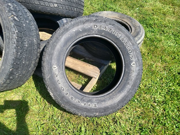 (4)-275/65r18-tires,-(1)-9.5l-15-tire-image-11