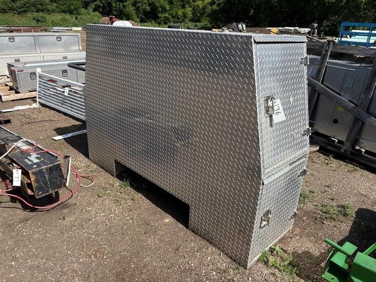 aluminum-truck-toolbox-image-1