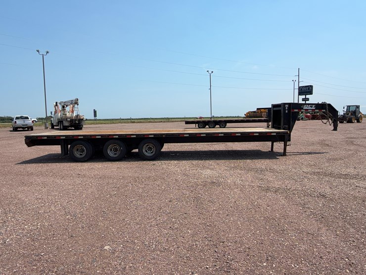 2016-dct-830gs38-gooseneck-trailer-image-4