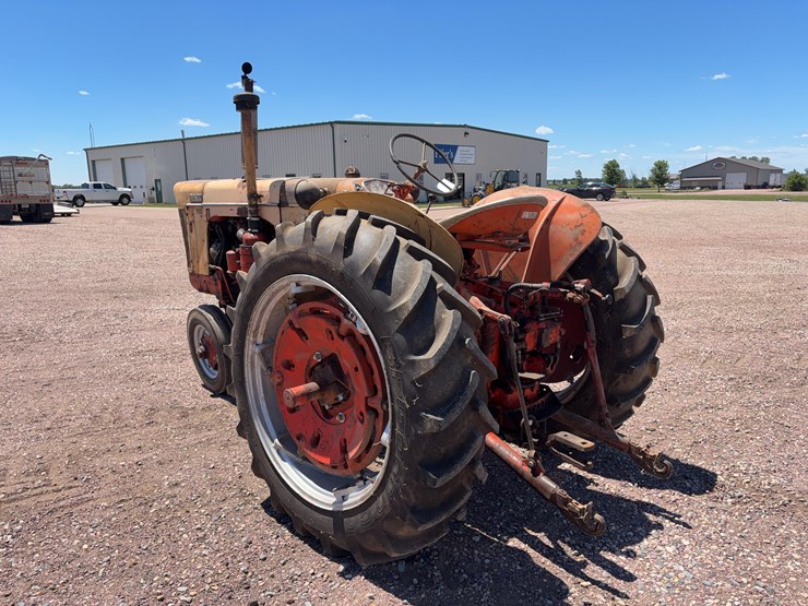 1958-case-801-b-tractor-image-7