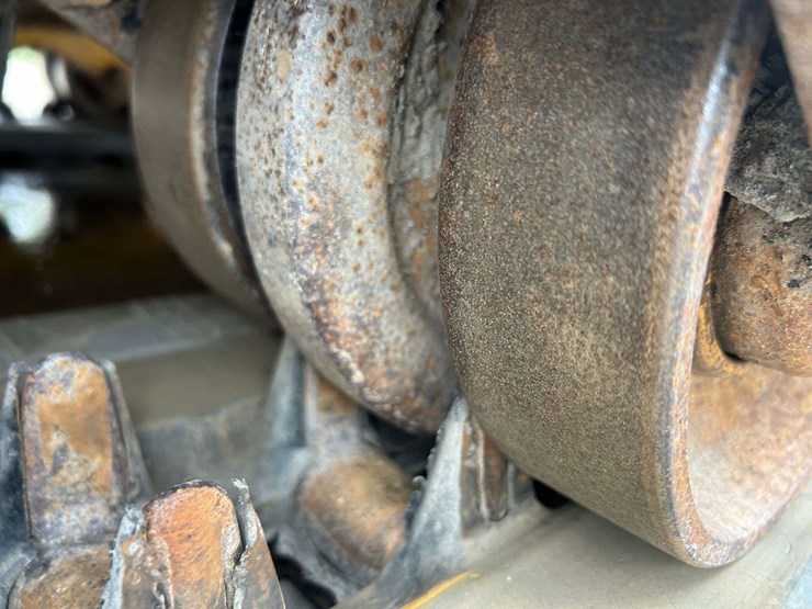 2015-caterpillar-259d-image-25