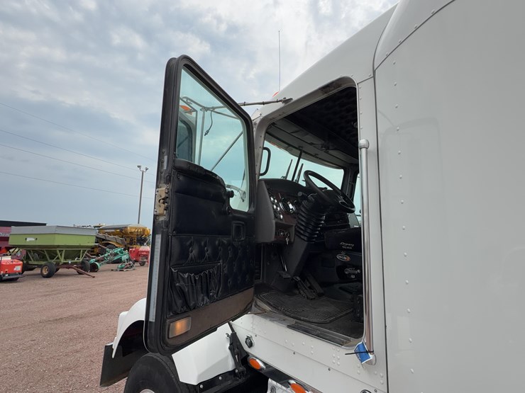 2006-kenworth-t800-image-3