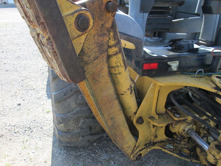 2004-caterpillar-420d-image-13
