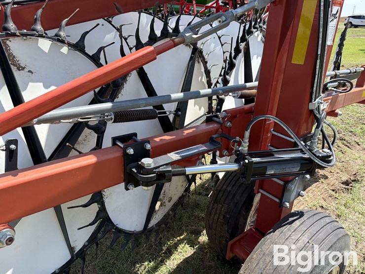 2020-h&s-hd8117-17-wheel-hay-rake-image-14