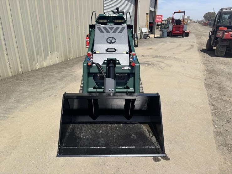 2026-kubota-d1703-image-6
