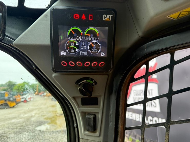 2018-caterpillar-299d2-image-22