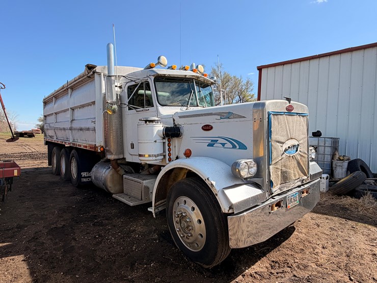 1980-peterbilt-grain-truck-image-2