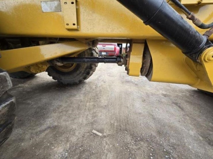 1996-caterpillar-d250e-image-19