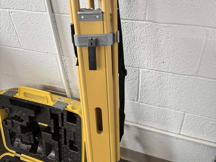 topcon-tpl6-pipe-laser-with-stand-image-3
