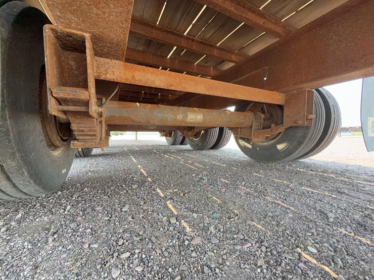 2016-dct-830gs38-gooseneck-trailer-image-12