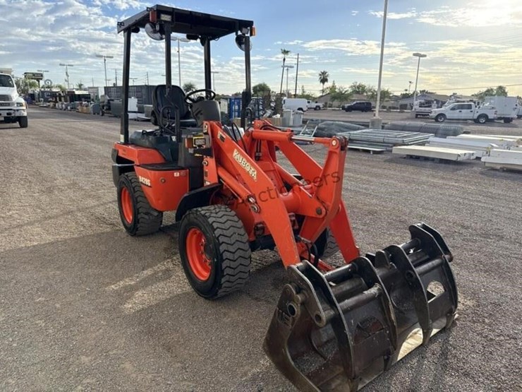 kubota-r420s-image-4