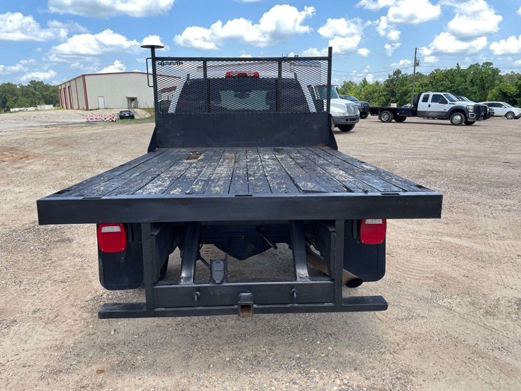 2016-chevrolet-silverado-3500-image-6