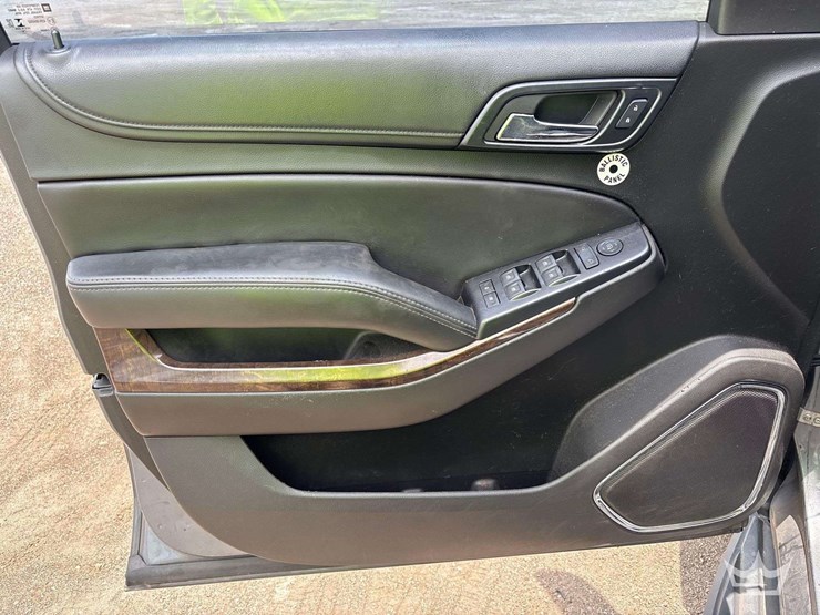 2018-chevrolet-tahoe-image-4