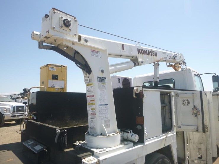 2015-hino-268-image-10