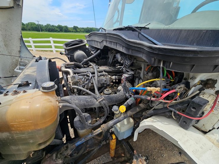2011-case-ih-4400-image-10