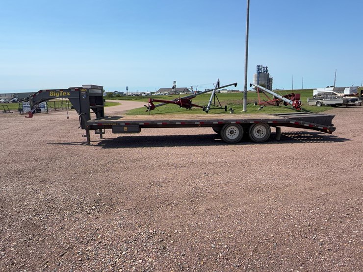 2013-big-tex-gooseneck-trailer-image-11