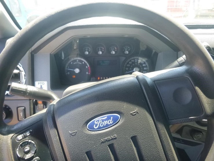 2011-ford-f550-image-18
