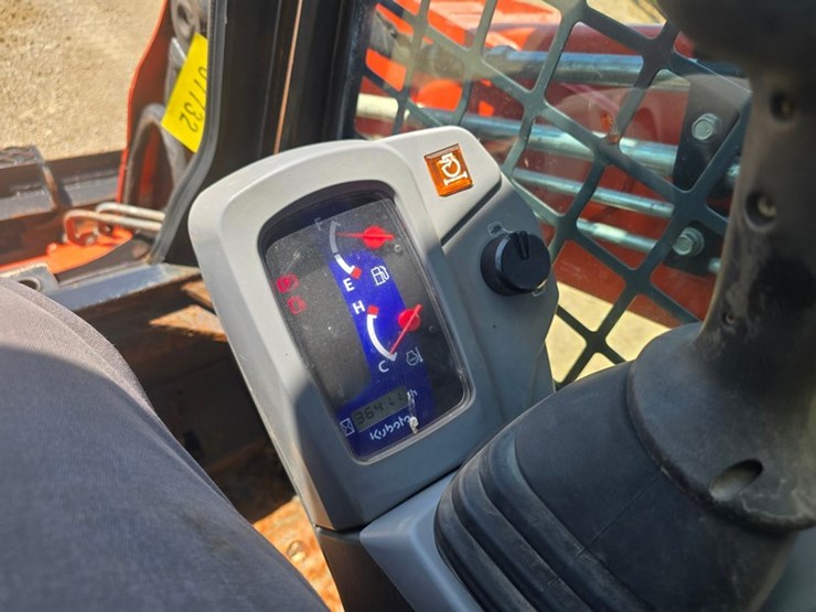 kubota-svl65-2-image-22