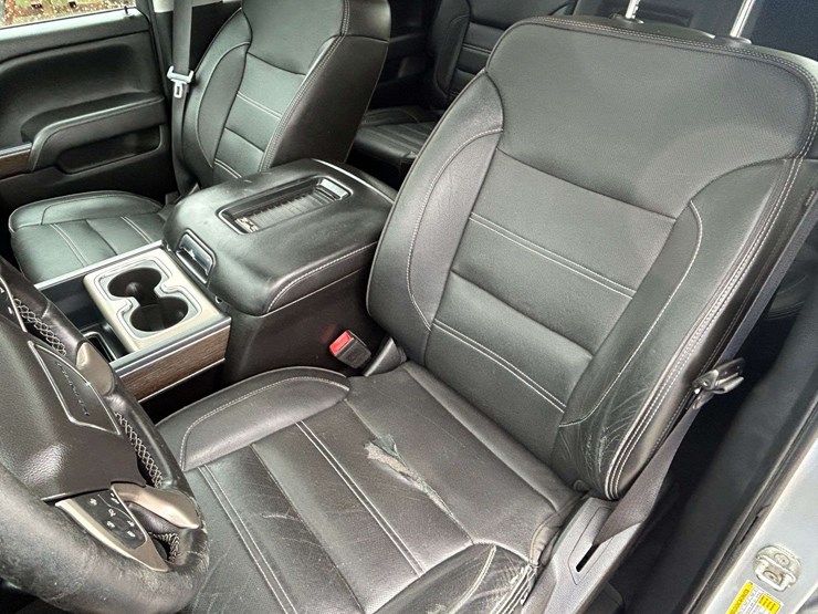 2019-gmc-2500-image-17