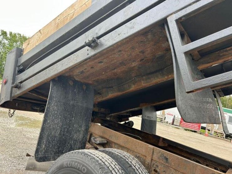 2012-chevrolet-silverado-3500hd-image-47