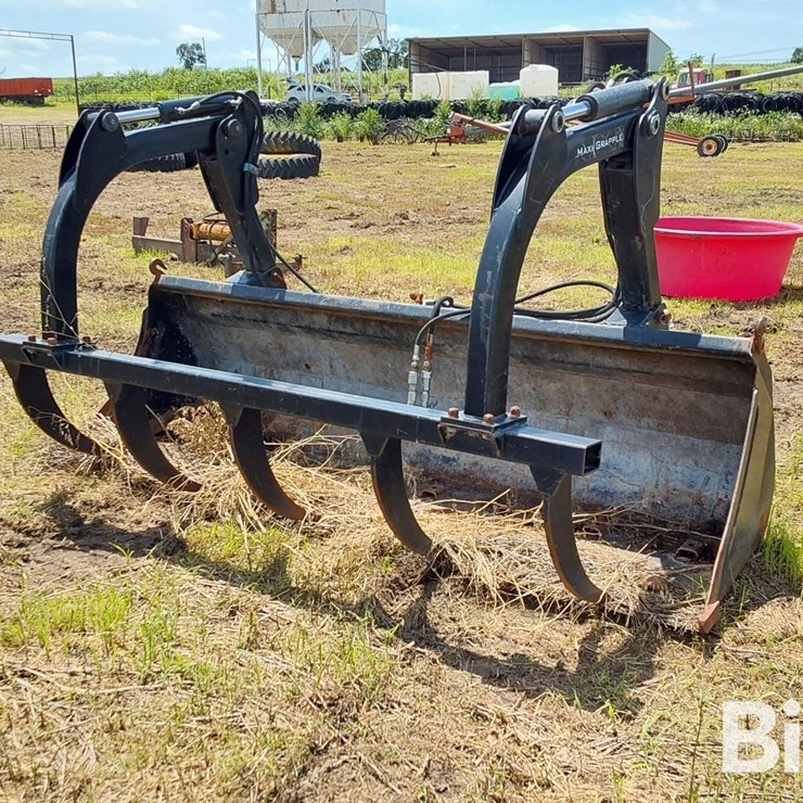 102" Bucket W/Maxi-Grapple