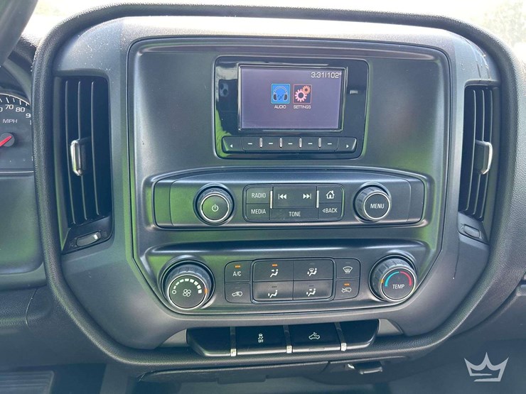 2015-chevrolet-silverado-image-16