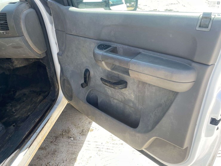 2007-chevrolet-silverado-2500-image-17