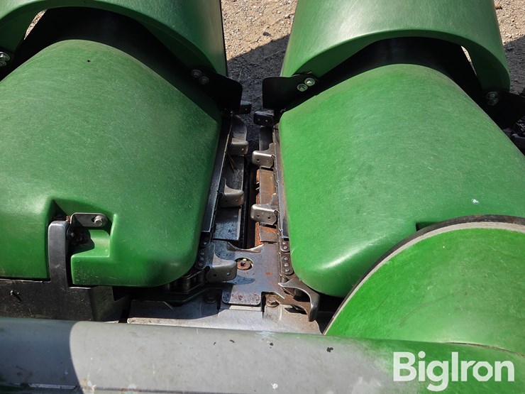 2017-john-deere-608c-image-19