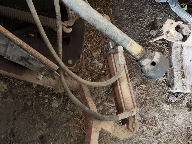 ih-2-pt.-hitch-sickle-bar-mower-image-4