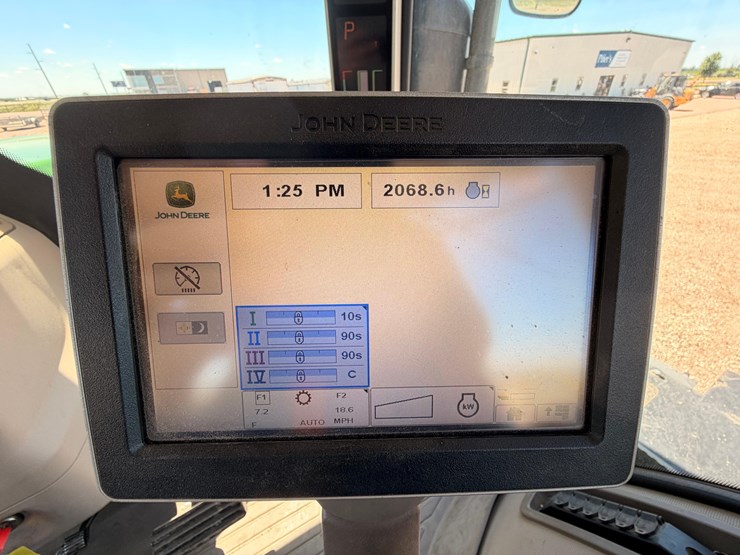 2014-john-deere-9510r-image-14