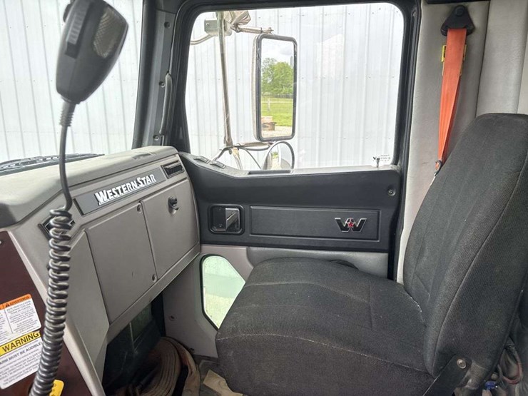 2018-western-star-4700-image-20