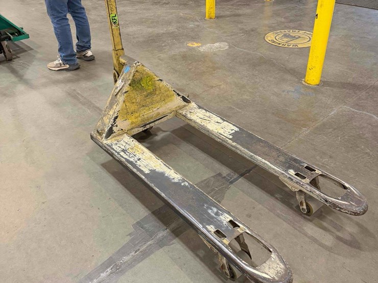 manual-pallet-jack-image-3