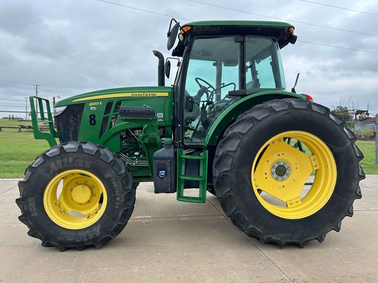 2019-john-deere-6120e-image-3