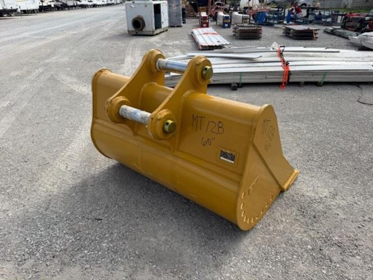 caterpillar-320-image-3