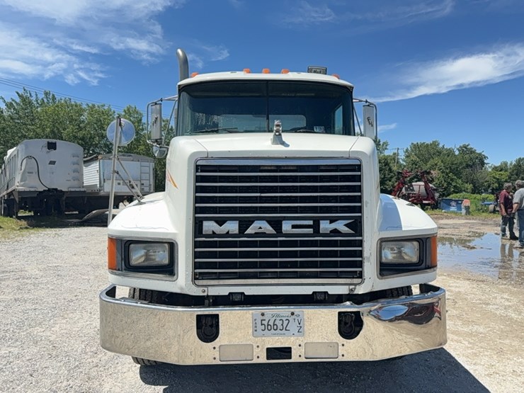 1993-mack-ch613-image-4