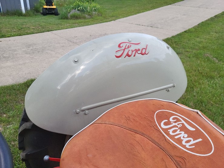 1951-ford-8n-image-39