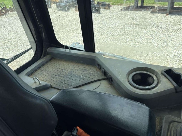 deere-700l-image-25