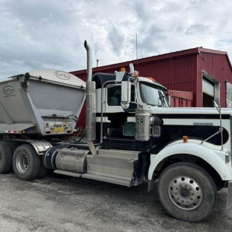 2013 KENWORTH W900