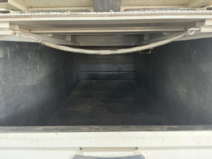 2017-chevrolet-3500hd-image-10