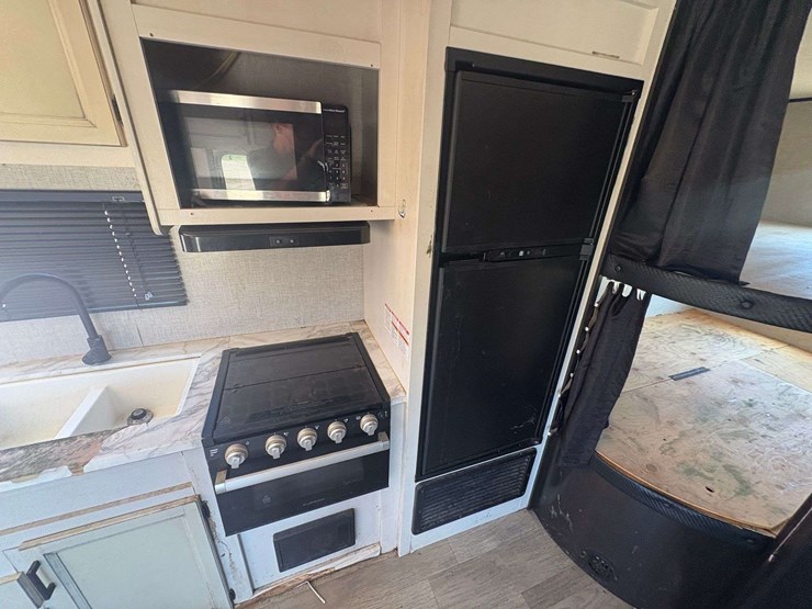 2022-jayco-"jayflight"-27'-travel-trailer-image-22