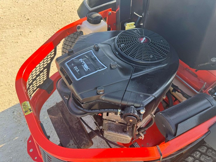 kubota-z125-54"-cut-zero-turn-lawn-mower-(199.3-hours)-image-17