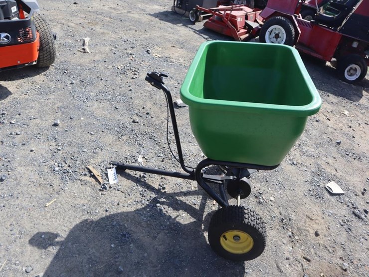 john-deere-broadcast-spreader-image-4