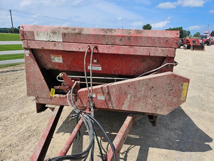 new-holland-195-image-11