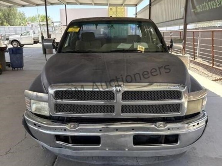 1997-dodge-ram-2500-image-3
