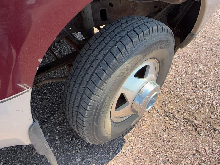 2004-ford-350-image-25