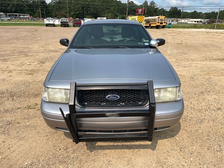 2011-ford-crown-victoria-4-door-police-interceptor-(199,048-miles)-image-5