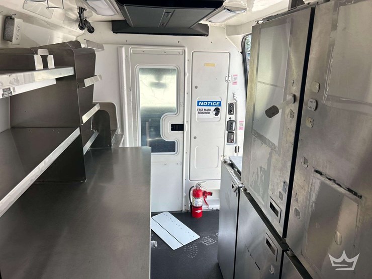 2021-mercedes-benz-sprinter-4500-image-23