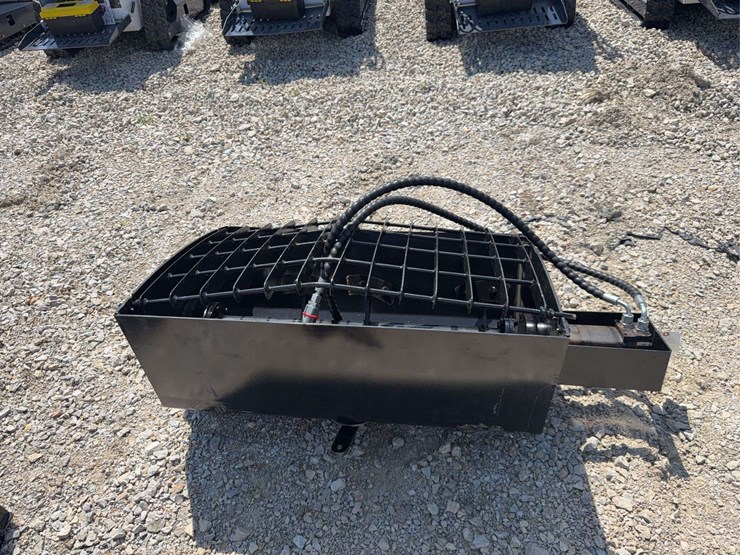 35”-hydraulic-mini-skid-steer-mixing-bucket-image-1