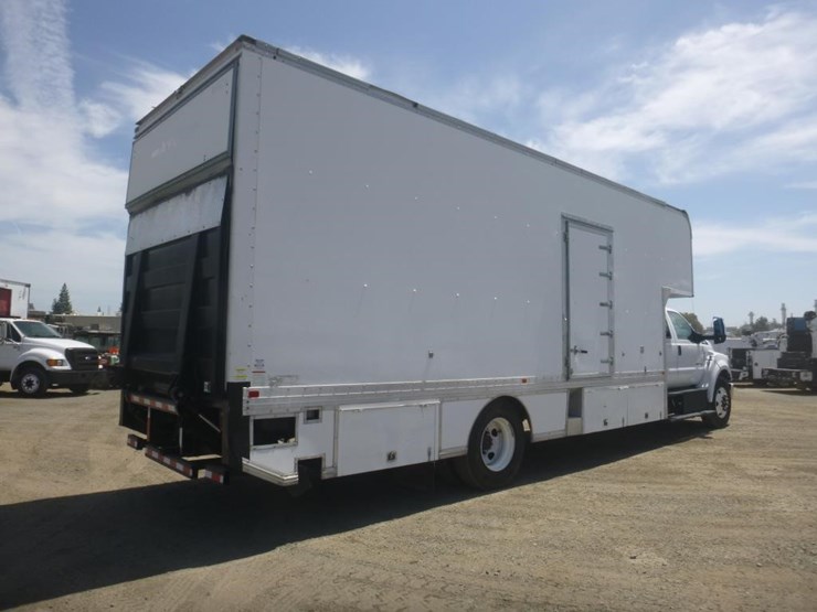 2016-ford-f650-xlt-image-3