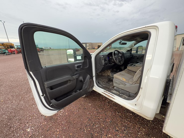 2015-chevrolet-silverado-3500-image-23